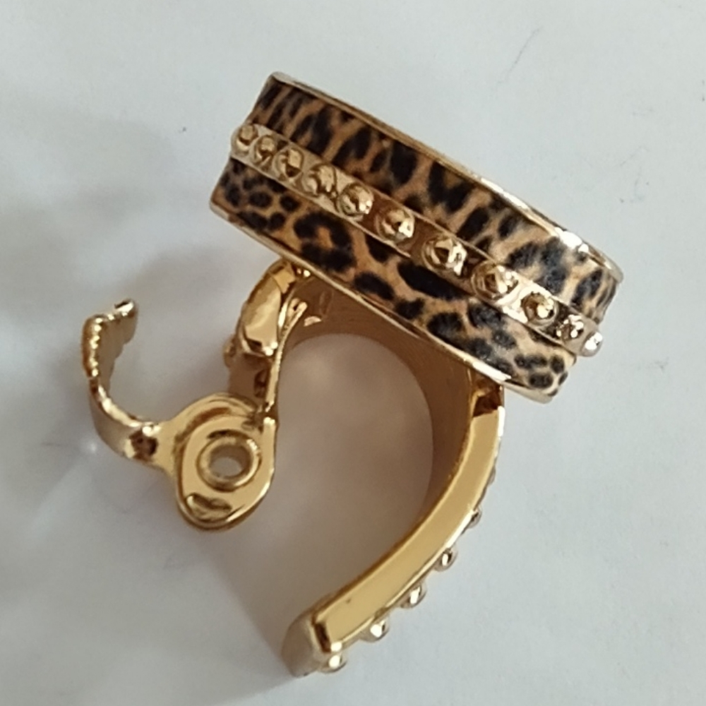 TJG gold leopard clip on earrings